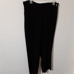 Very Vineyard black rayon pants wide leg crinkle